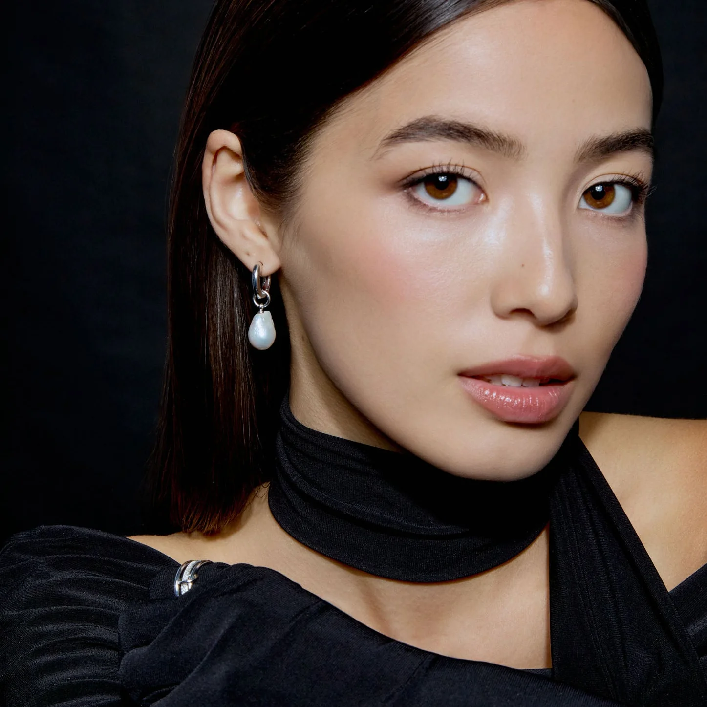 Baroque Pearl Huggie Earrings - Image 2