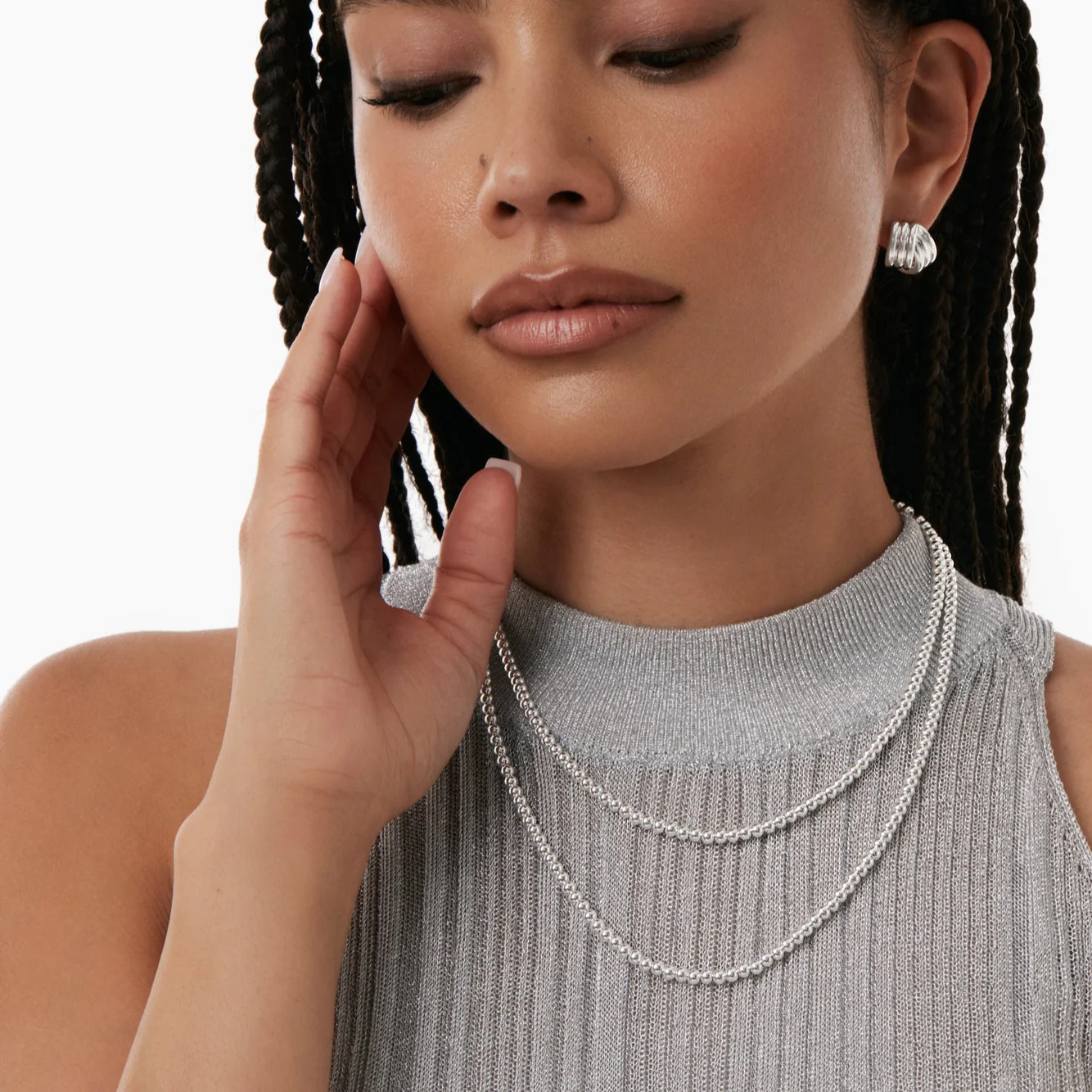 Intertwined Ribbed Stud Earrings - Image 3
