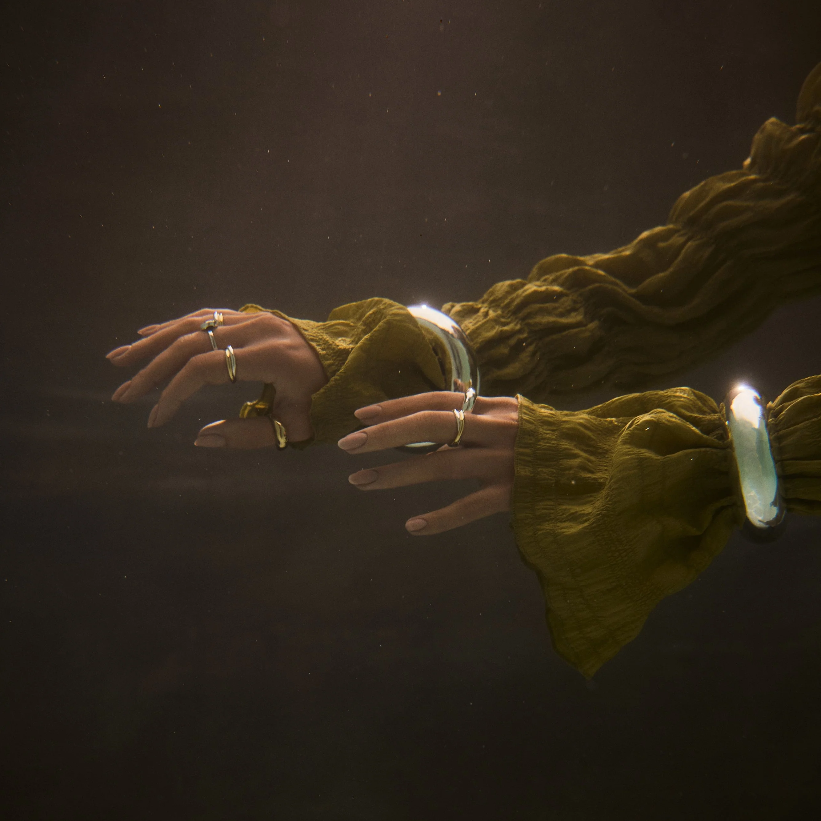 Le Bangle Bracelet - Image 15