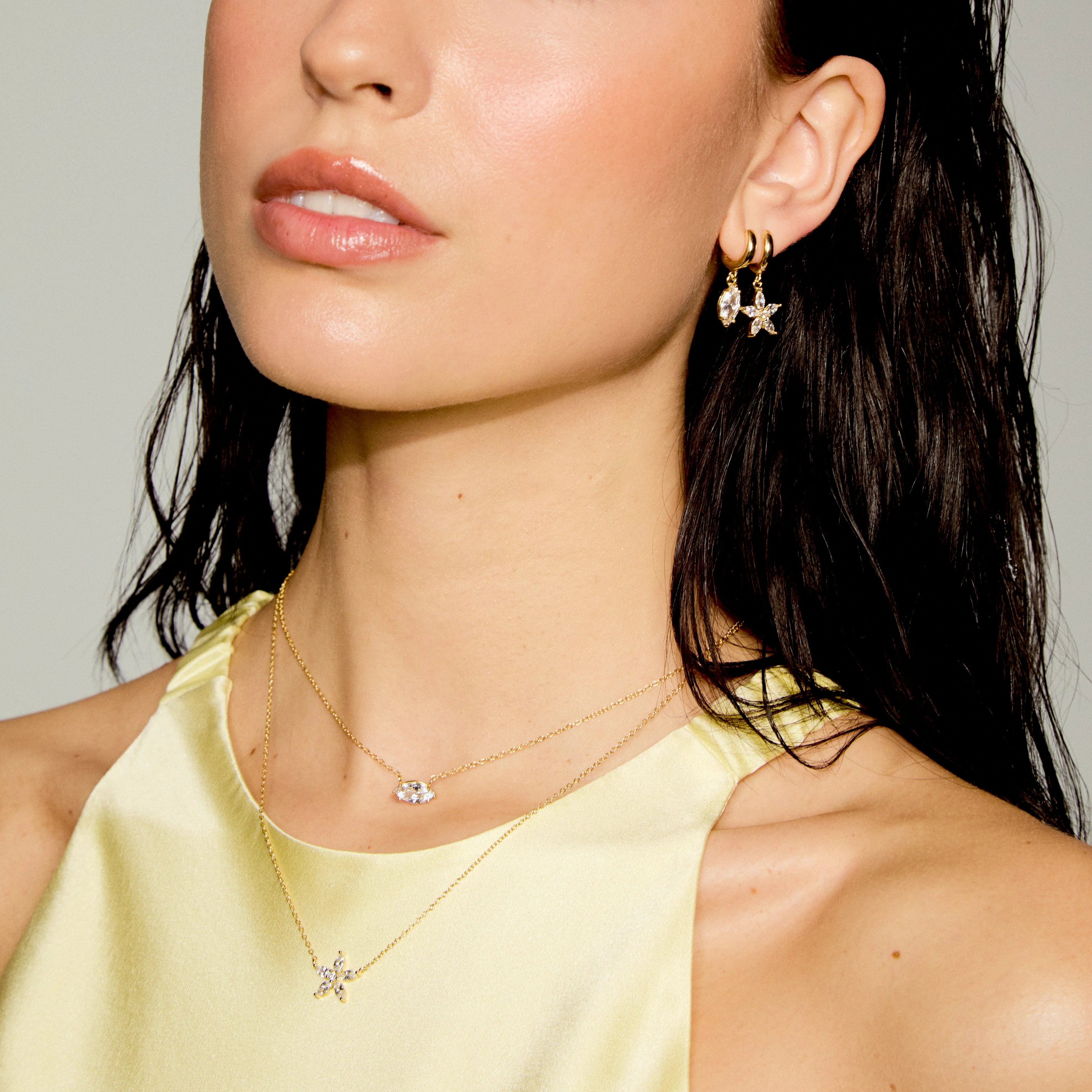Flower Solitaire Necklace - Image 4