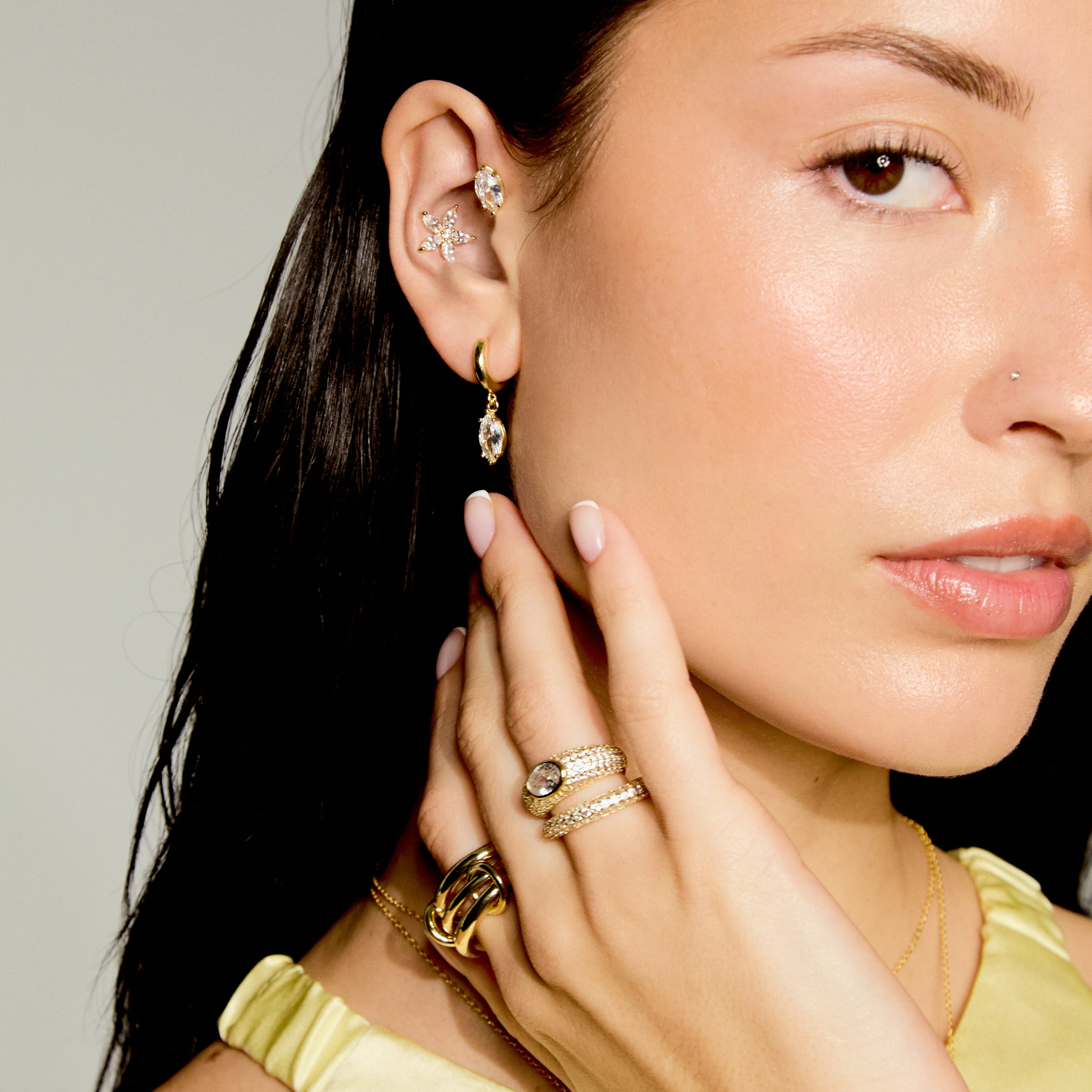 Flower Solitaire Stud Earrings - Image 3