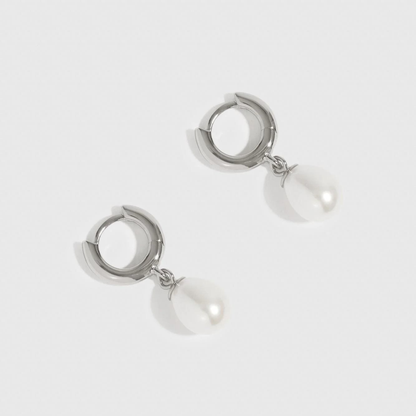 Freshwater Pearls Huggie Earrings - Image 3