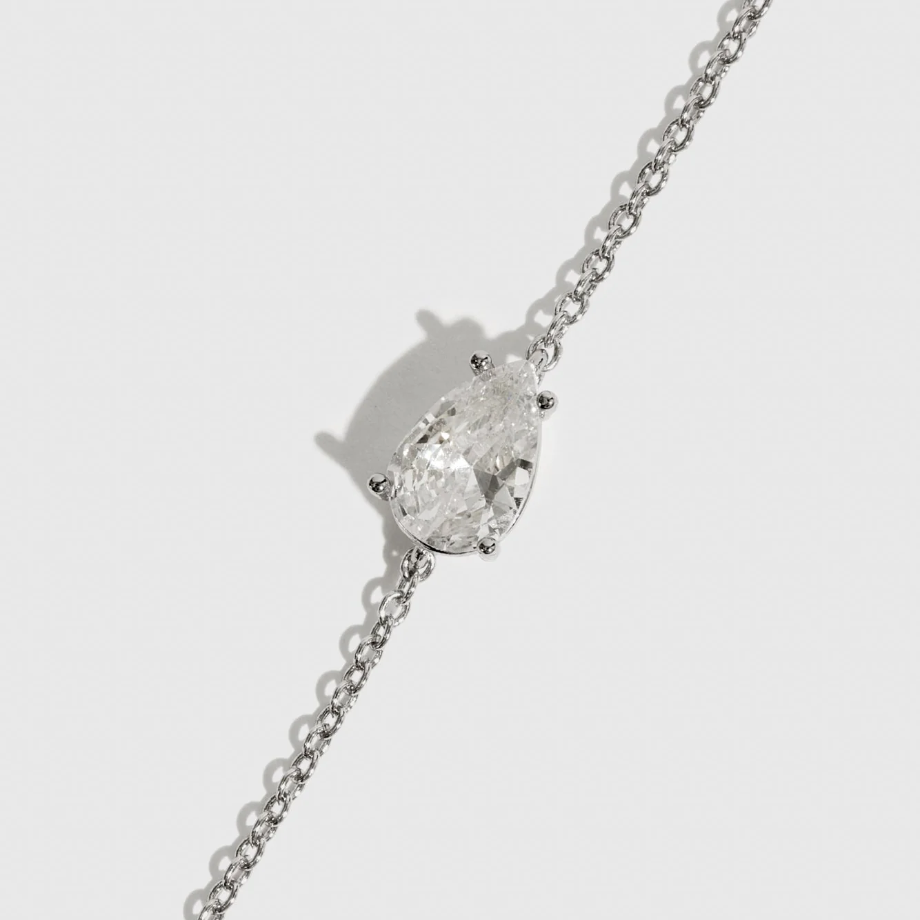 Regular Teardrop-Cut Solitaire Bracelet - Image 3